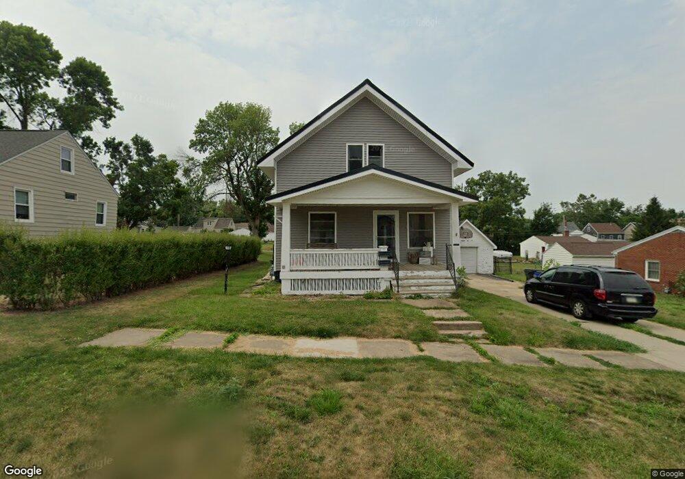 2470 1st St SW, Cedar Rapids, IA 52404 - photo 1