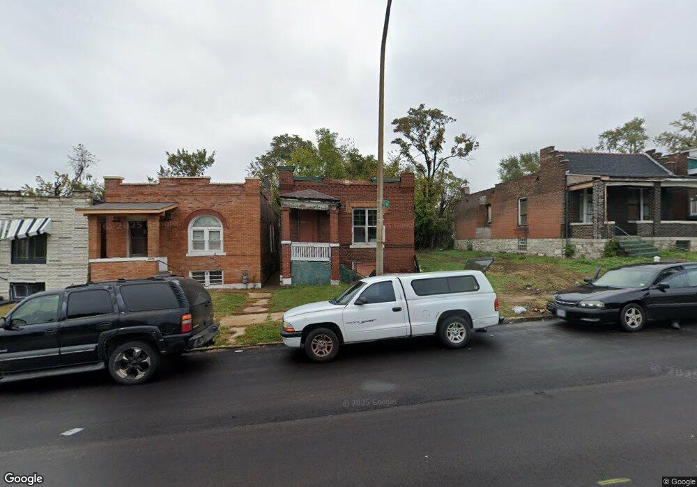 4477 Lee Ave, Saint Louis, MO 63115 - photo 1