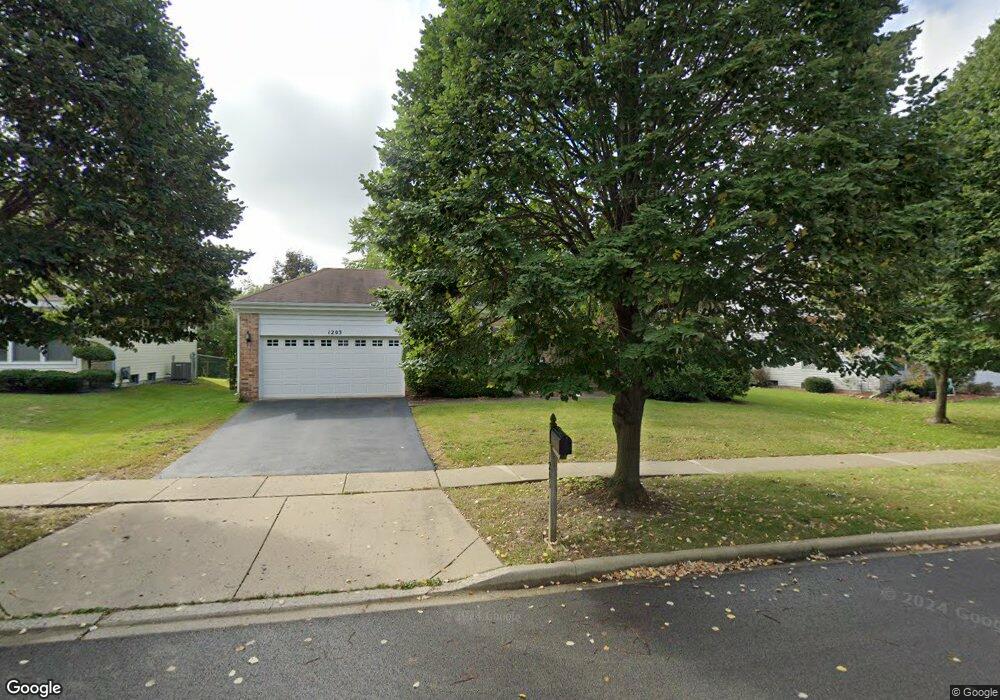 1203 Mayfair Dr, Carpentersville, IL 60110 - photo 1