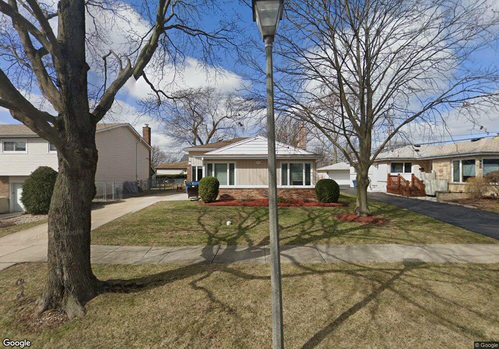 910 S Cedar Ave, Elmhurst, IL 60126 - photo 1