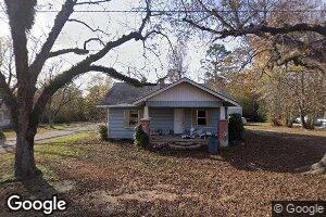 1001 N Locust St, Waldo, AR 71770