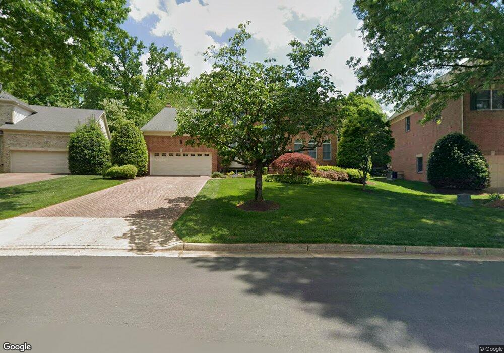1921 Gables Ln, Vienna, VA 22182 - photo 1