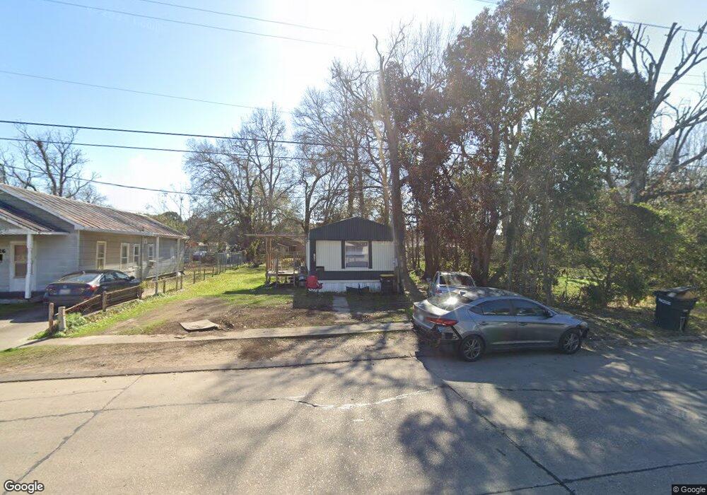 520 E Pershing St, New Iberia, LA 70560 - photo 1