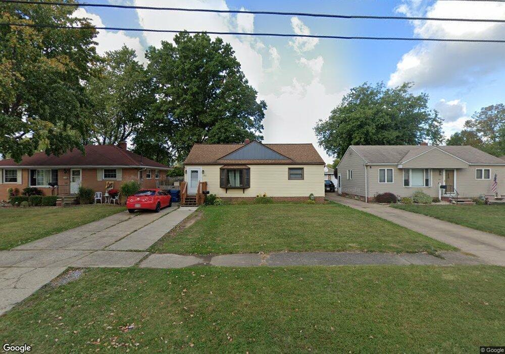 252 Gayle Dr, Sheffield Lake, OH 44054 - photo 1