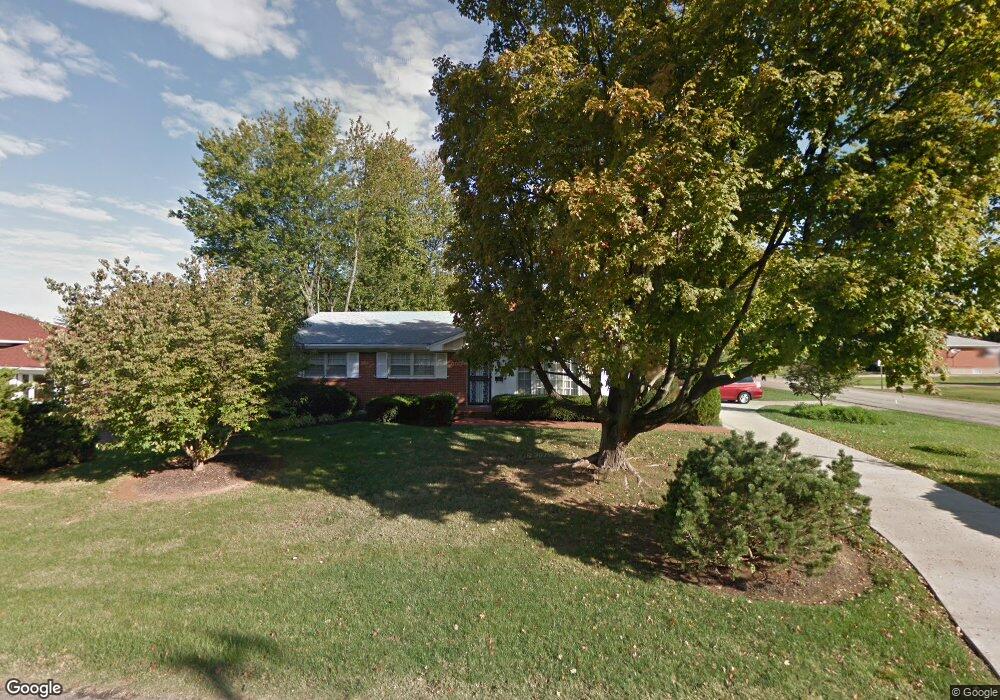 6217 Apex Dr, Louisville, KY 40219 - photo 1