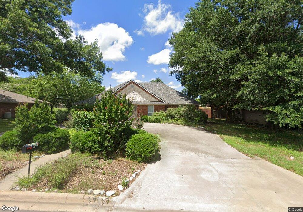 1110 W Russell Ave, Bonham, TX 75418 - photo 1