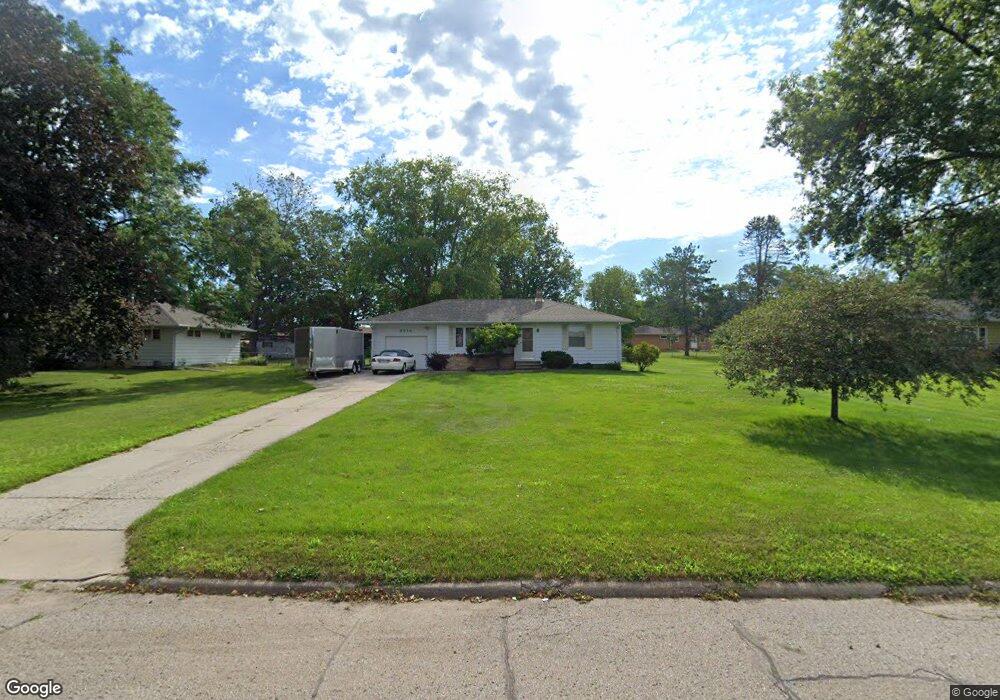 3014 Mcclain Dr, Cedar Falls, IA 50613 - photo 1