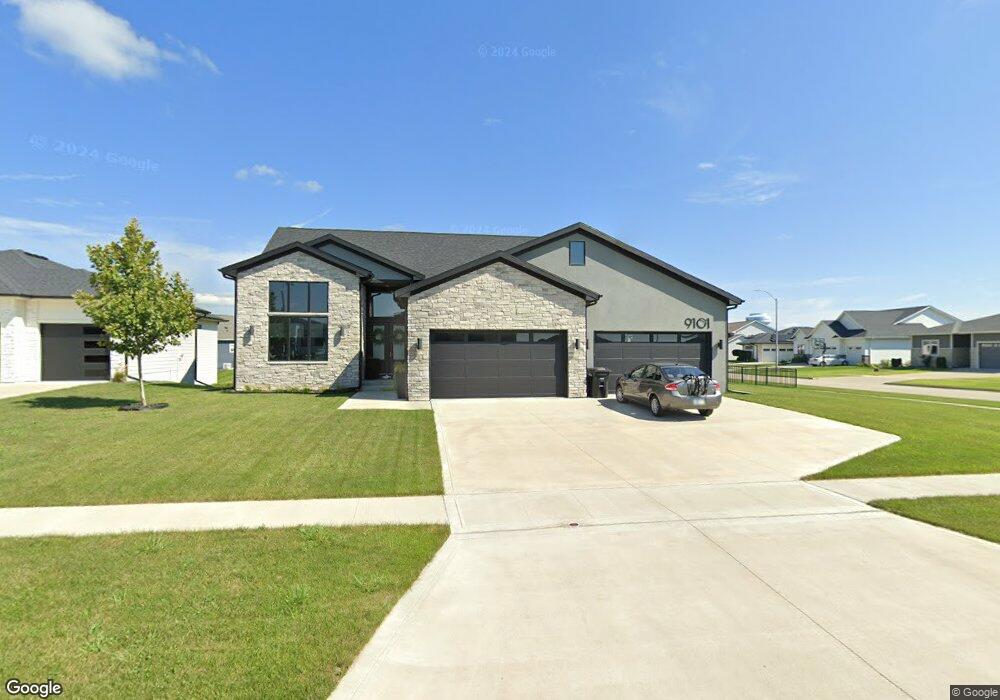 9101 Autumn Ct, West Des Moines, IA 50266 - photo 1