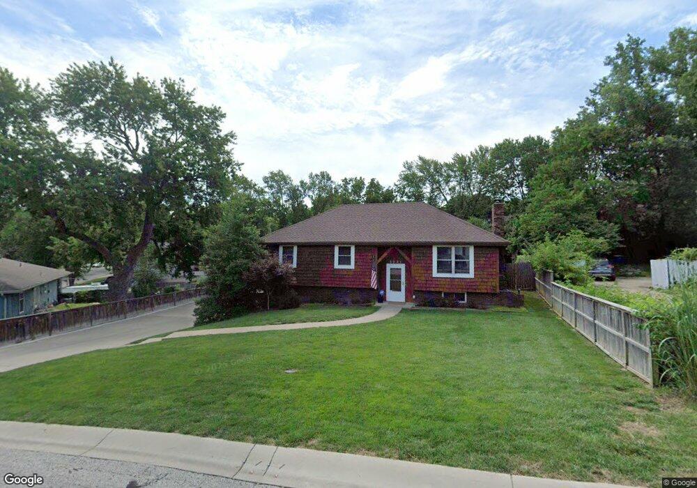 5921 Haskins St, Shawnee, KS 66216 - photo 1