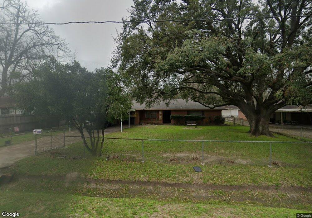 724 W Rittenhouse Rd, Houston, TX 77091 - photo 1