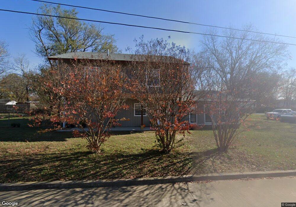 1612 W Moore St, Henryetta, OK 74437 - photo 1