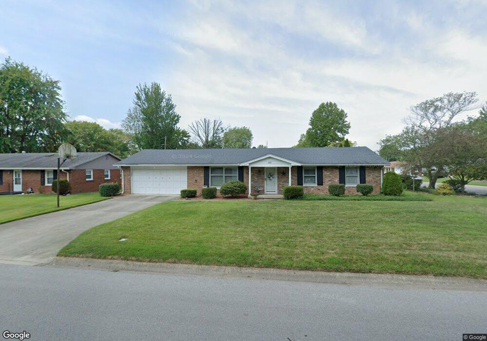 2820 Wedgewood Dr, Columbus, IN 47203 - photo 1