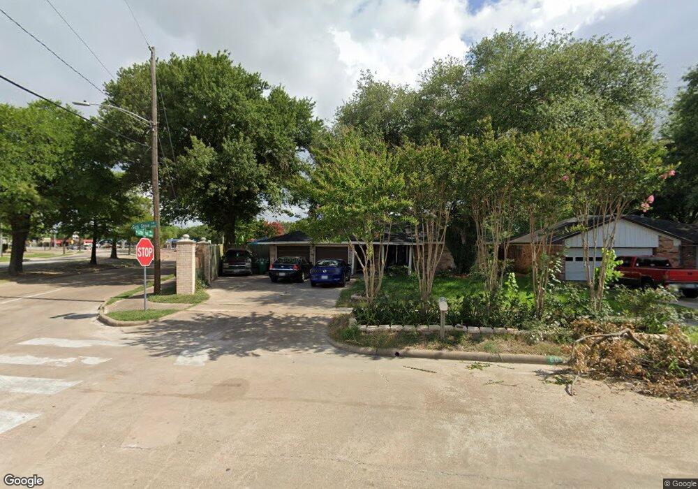 6034 Gum Grove Ln, Houston, TX 77088 - photo 1