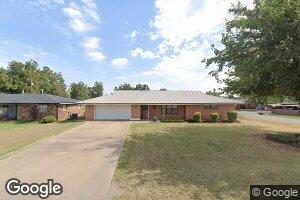 604 N 6th St, Mountain View, OK 73062