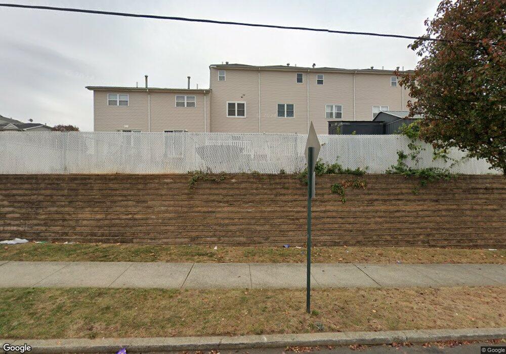 225 Skyline Dr, Staten Island, NY 10304 - photo 1