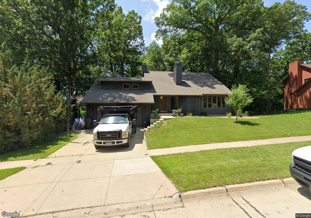 2107 Linmar Dr NE, Cedar Rapids, IA 52402 - photo 1