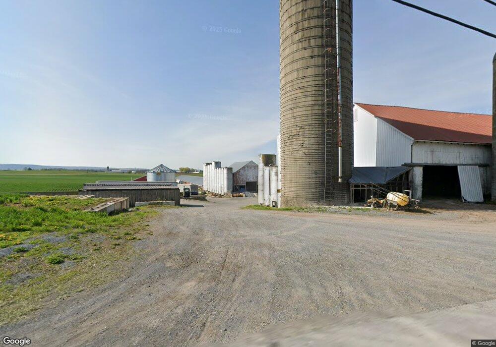 992 Lancaster Ave, New Holland, PA 17557 - photo 1