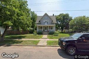 215 W 1st St, Canton, SD 57013