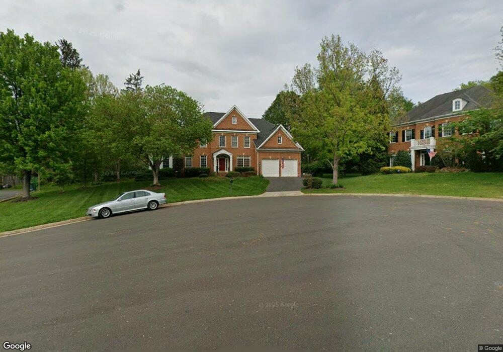 6696 Valley Brook Dr, Falls Church, VA 22044 - photo 1