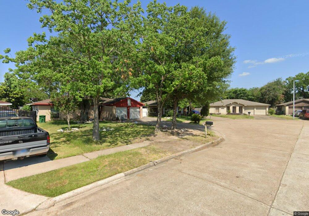 8827 Glen Shadow Dr, Houston, TX 77088 - photo 1