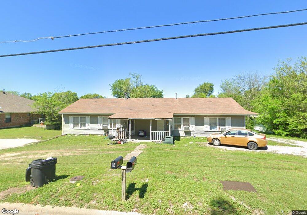 1102 W Spring St, Weatherford, TX 76086 - photo 1