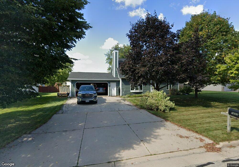 1603 N Whitney Dr, Appleton, WI 54914 - photo 1