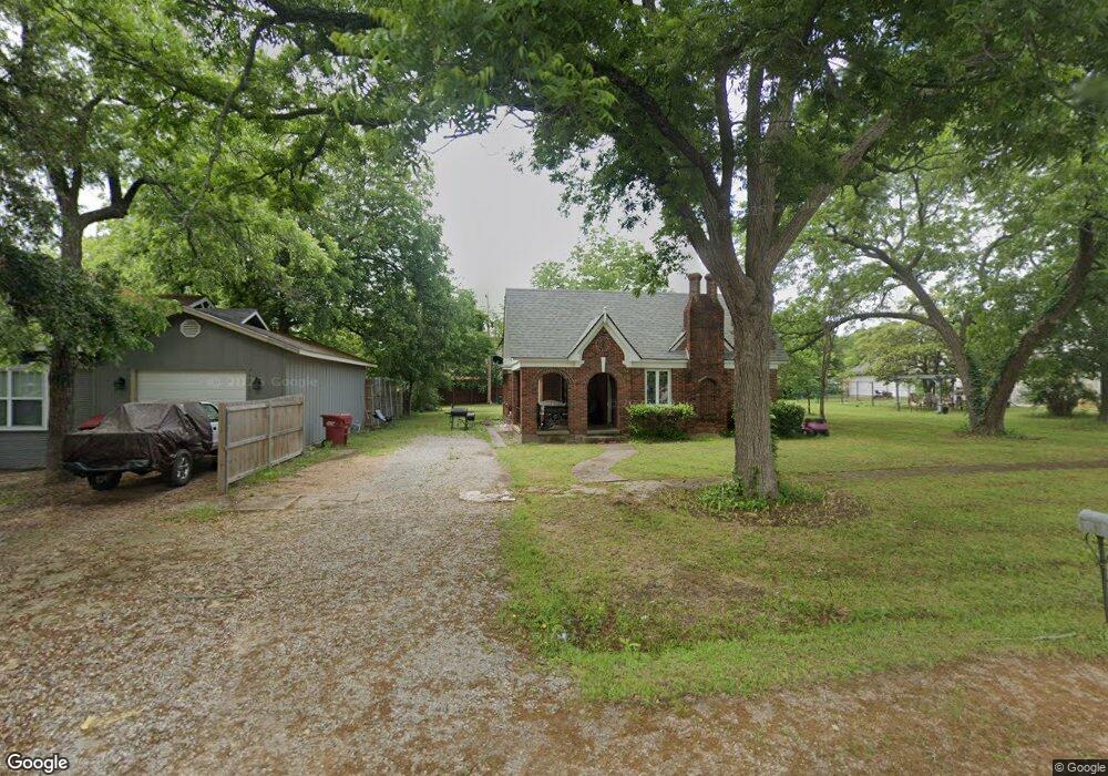 313 W Walnut St, Whitewright, TX 75491 - photo 1