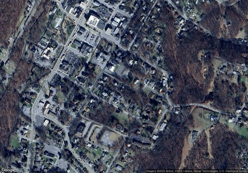 7 Pratt St, Berkeley Springs, WV 25411 - photo 1