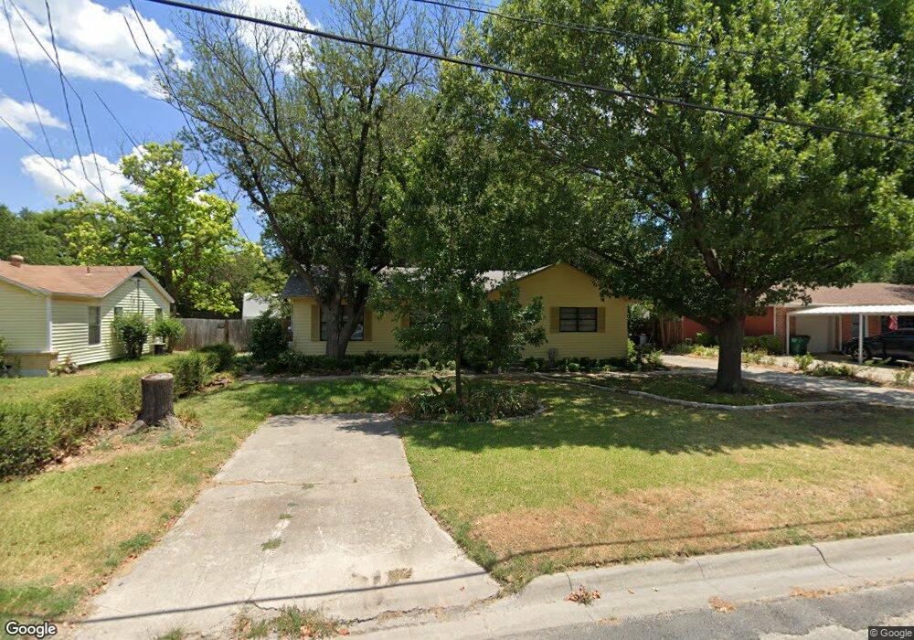 1108 N Howeth St, Gainesville, TX 76240 - photo 1