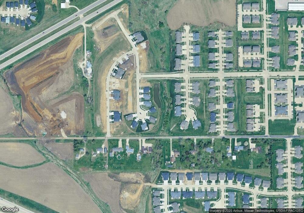 3201 Sequoia Dr SW, Cedar Rapids, IA 52404 - photo 1