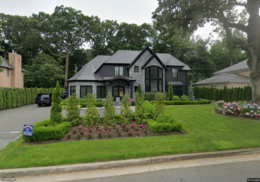 100 Harrow Ln, Manhasset, NY 11030 - photo 1