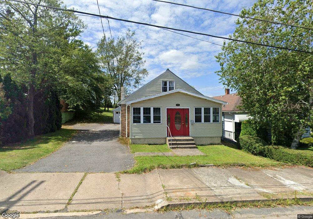 564 Putnam St, Hazleton, PA 18202 - photo 1