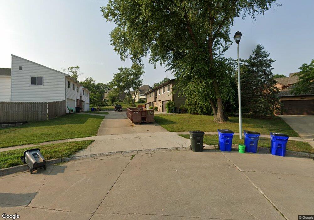 4104 Lark Ct NE, Cedar Rapids, IA 52402 - photo 1