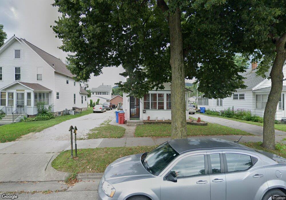 1005 W Broadway St, Winona, MN 55987 - photo 1