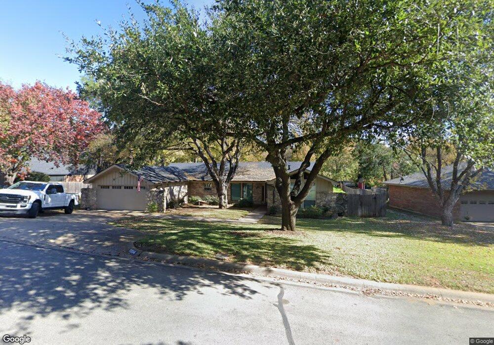 1004 Circle Ln, Bedford, TX 76022 - photo 1