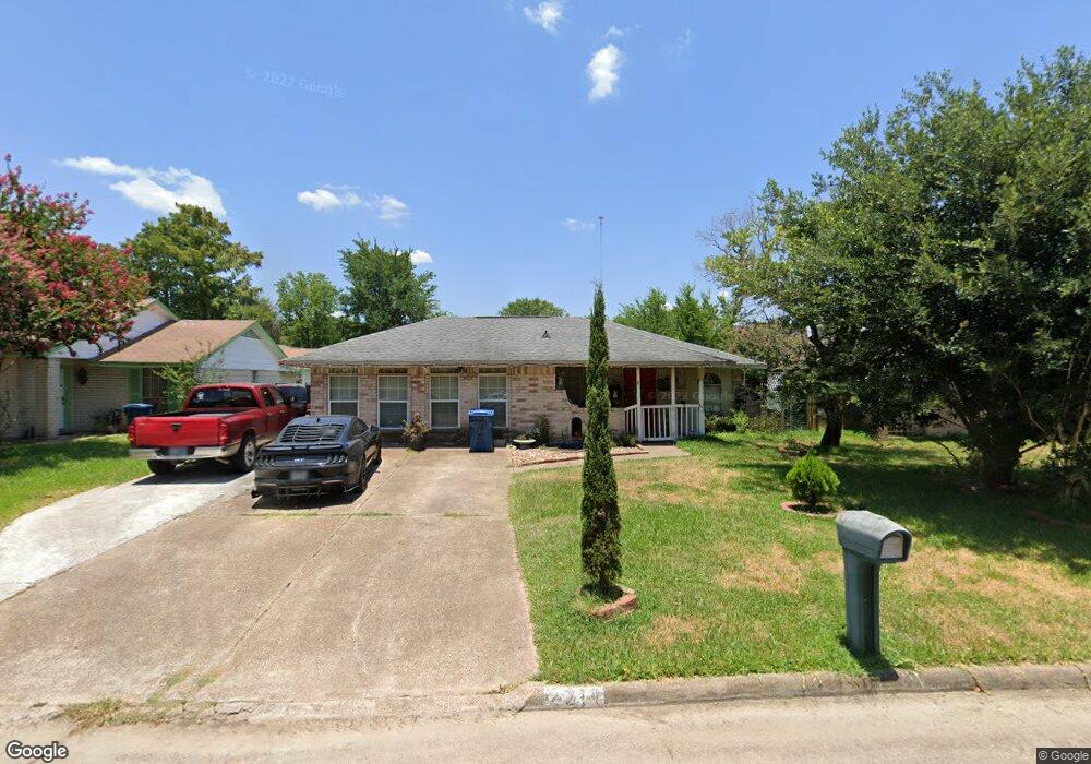 2214 Rainy River Dr, Houston, TX 77088 - photo 1
