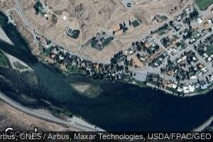 695 Riverside Dr, Pateros, WA 98846