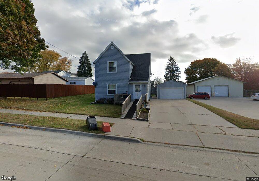 427 N 6th St, Manitowoc, WI 54220 - photo 1