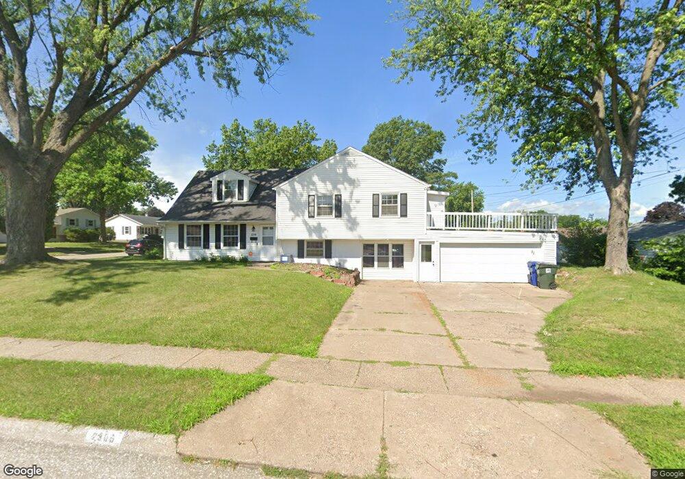 2306 N Pine St, Davenport, IA 52804 - photo 1