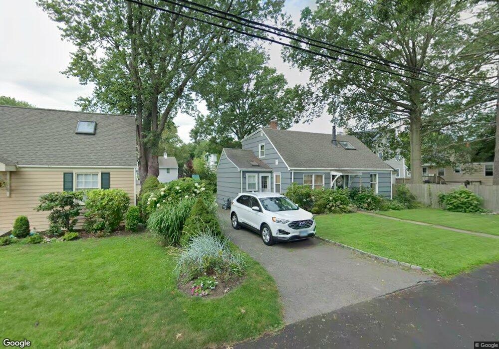 26 Forest Ave, Fairfield, CT 06824 - photo 1