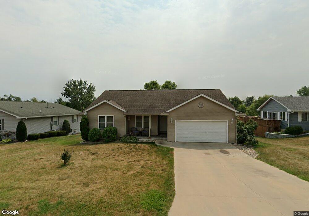 1117 Quarry Ave SW, Cedar Rapids, IA 52404 - photo 1