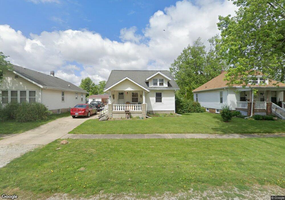 917 N 11th St, Mattoon, IL 61938 - photo 1