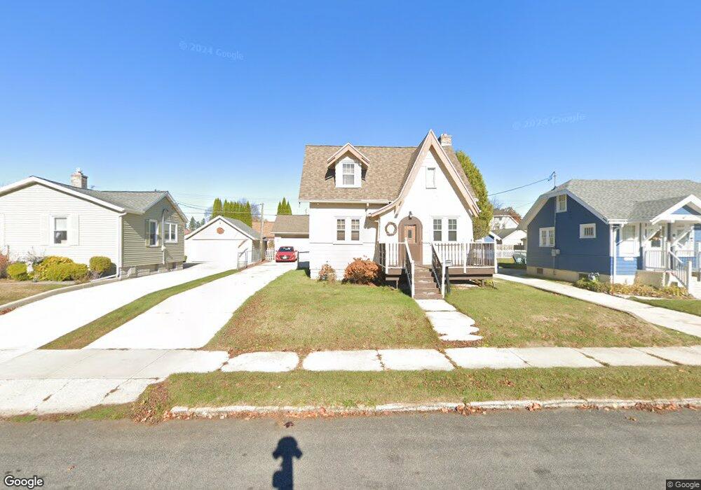 1818 Clermont St, Manitowoc, WI 54220 - photo 1