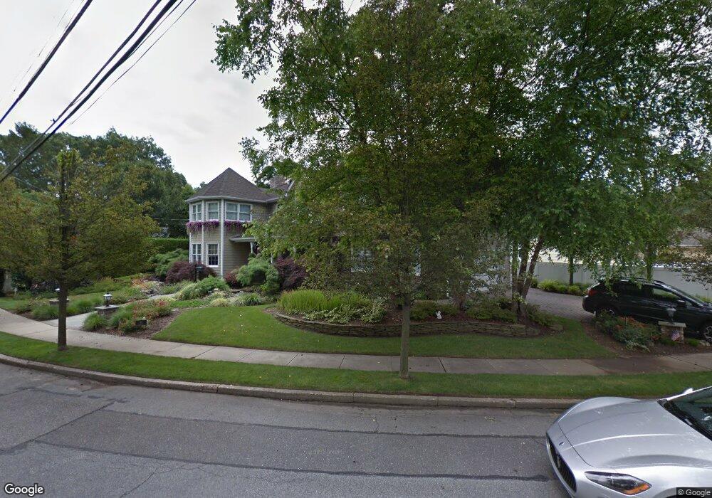 10 Audrey Ct, Malverne, NY 11565 - photo 1