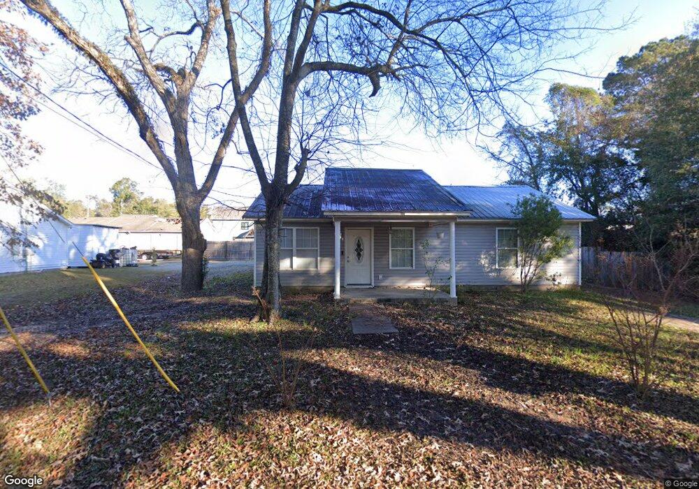 114 Columbia St, Bainbridge, GA 39819 - photo 1