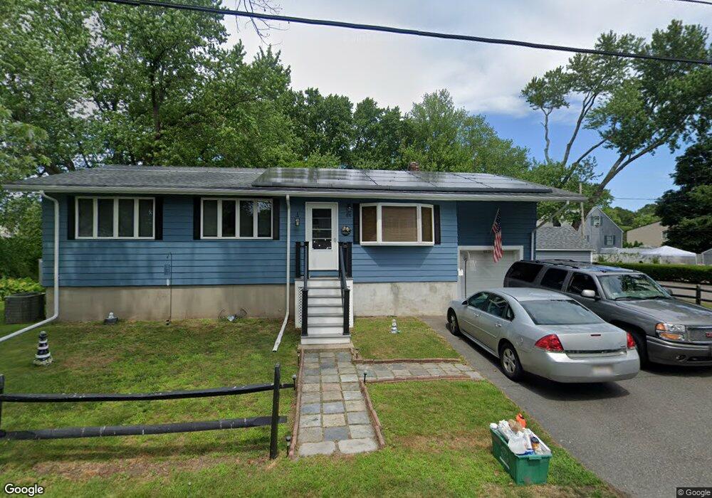 44 Gates Rd, Saugus, MA 01906 - photo 1