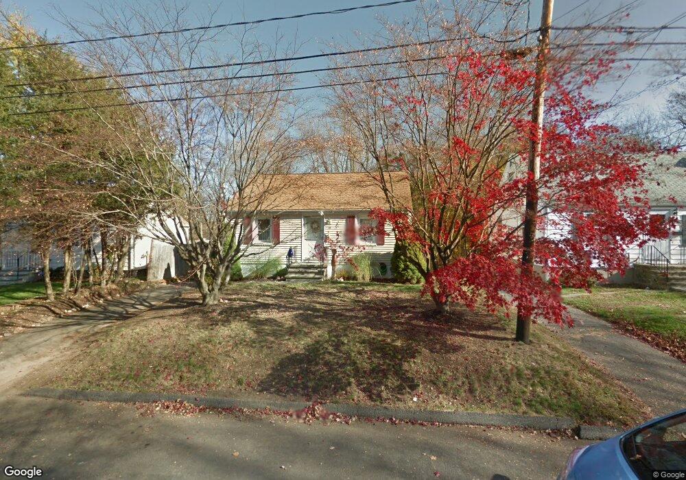 28 Lakeview Dr, Norwalk, CT 06850 - photo 1