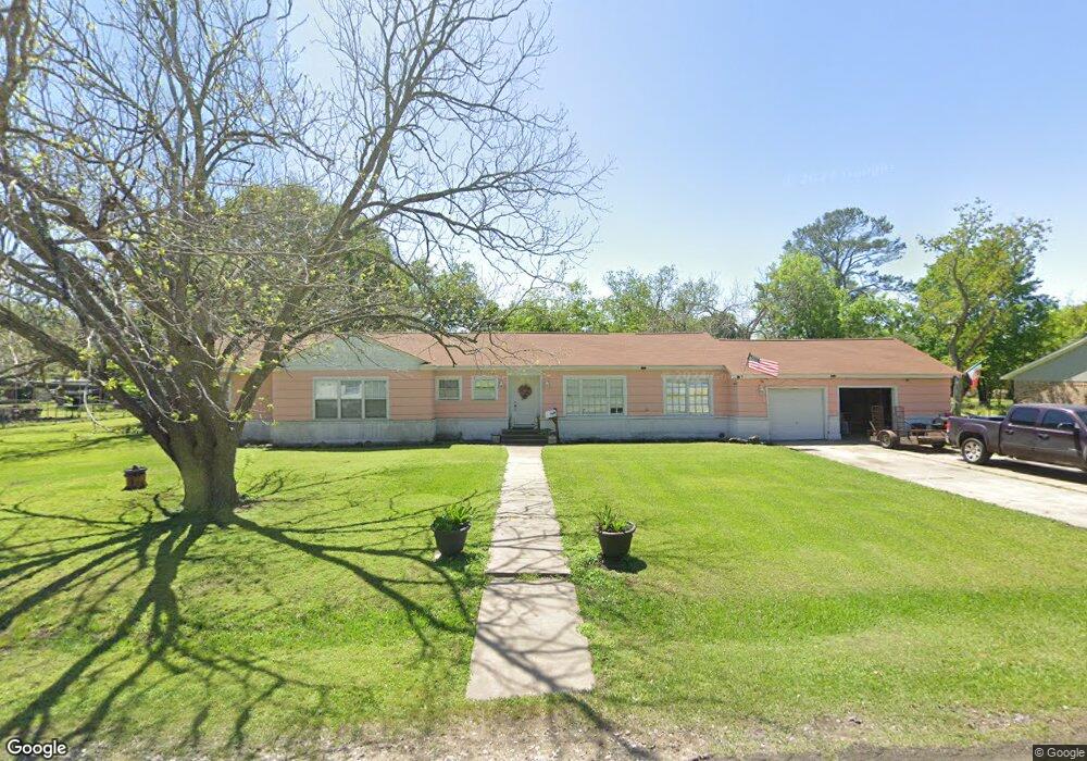 3210 14th St, Bay City, TX 77414 - photo 1