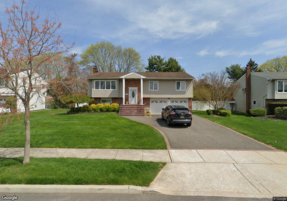19 Pebble Place, ComMacK, NY 11725 - photo 1