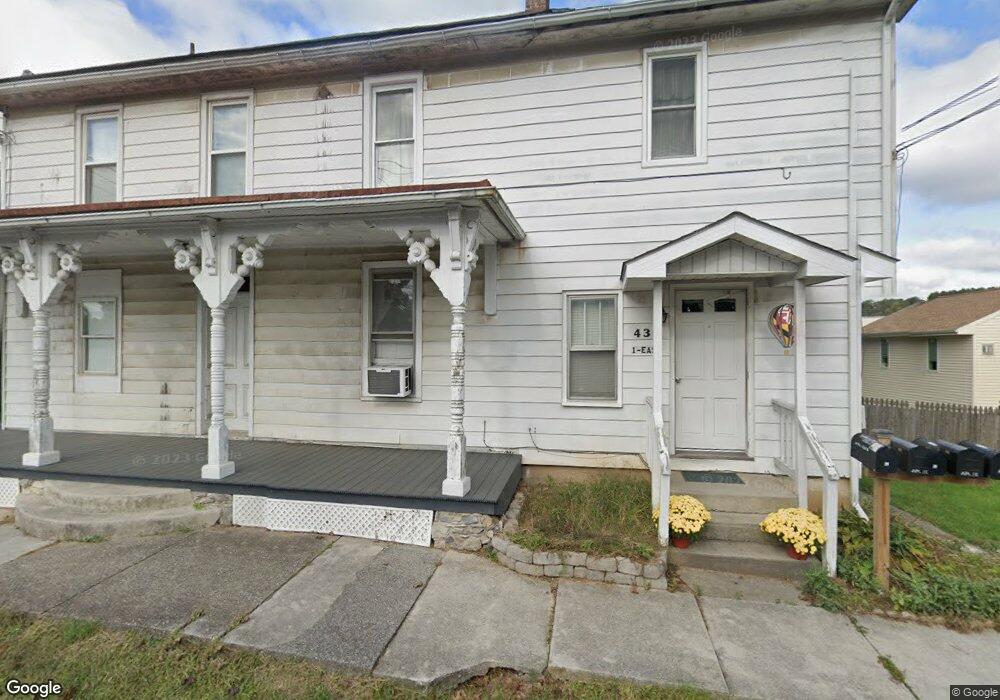 431 E Derry Rd, Hershey, PA 17033 - photo 1